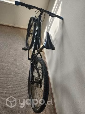 Bicicleta Trek rin 27.5 Marlin 5 negra