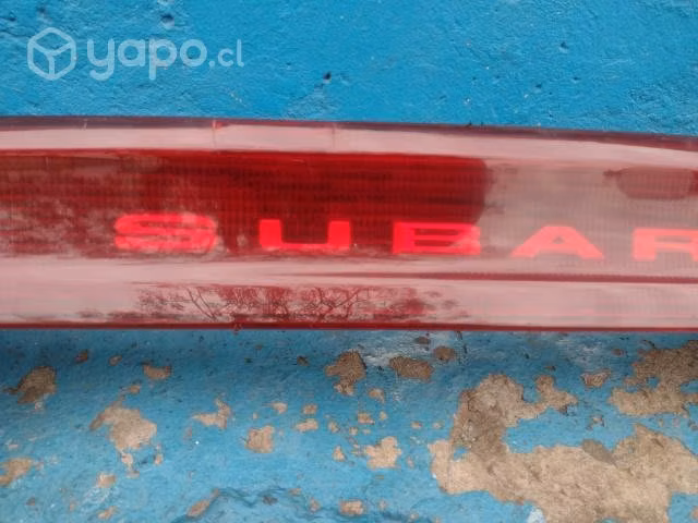 Embellecedor Subaru legacy 99-02