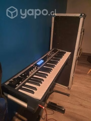 Korg x50+ sustain + atril + case