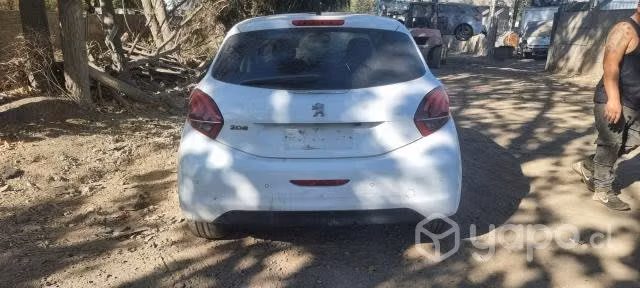 Peugeot 208 en desarme