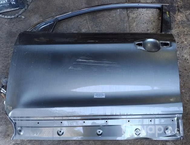 Puerta Delantera Izquierda Detalle (NQS049) Nissan