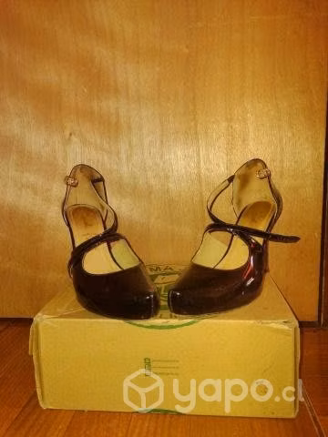 Tacones Gacel de charol cuero