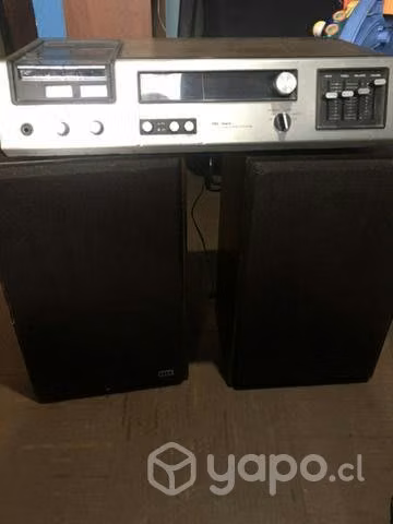 Equipo radio/cassette hecho en Chile por IRT