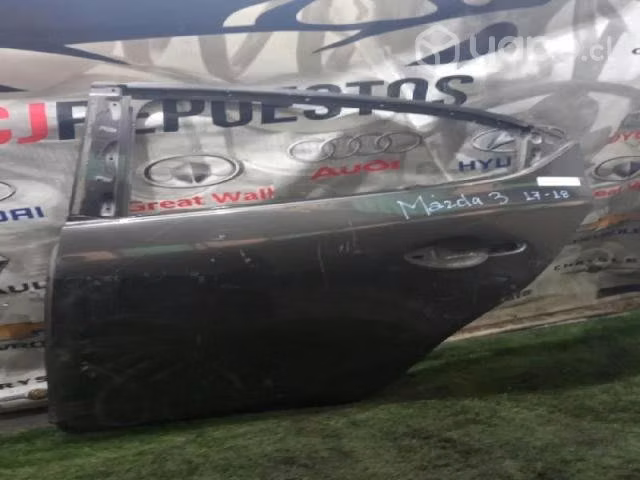 Puerta trasera izquierda mazda 3 2017 18