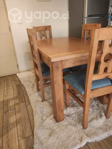 Comedor amplio de 4 sillas