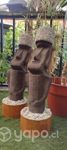 Hermosos Moai artesanales