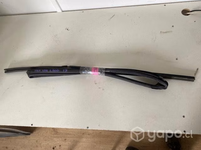 Goma vidrio puerta tras izq Mitsubishi L200 2017