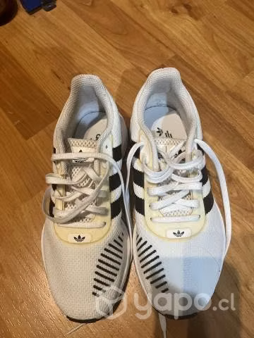 Zapatillas Adidas blanca - Imagen 2