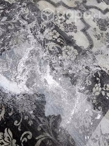 Mesa de fierro con cubierta de resina