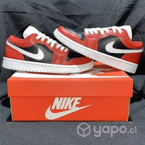 Jordan 1 Low Chicago Flip