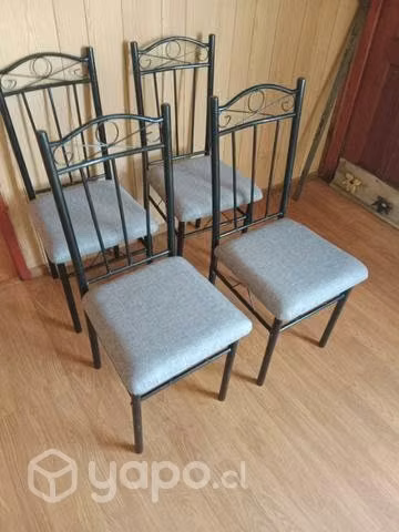 4 sillas recién tapizadas