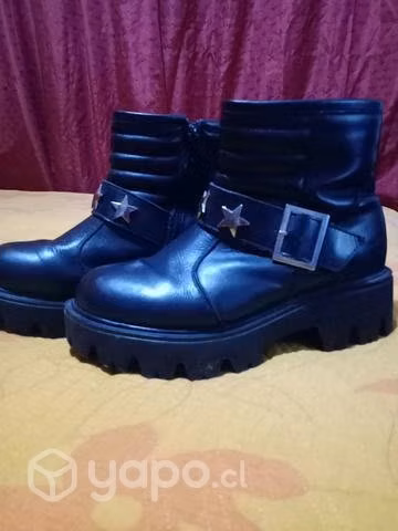 Botines casi nuevo color negro