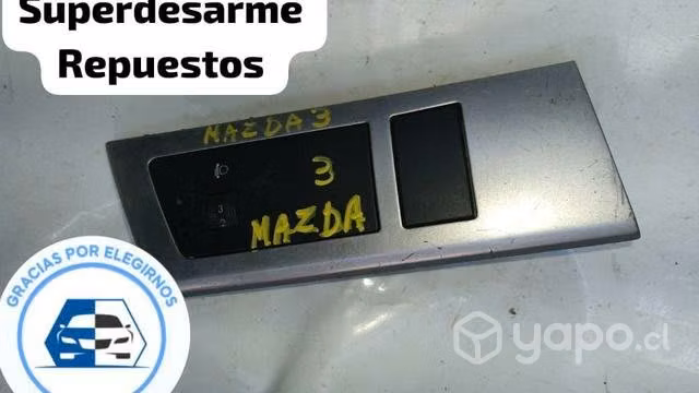Ótico Mazda 3 año 2011 desarmaduría