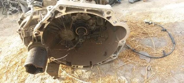 Caja hyundai i10 2013 1.2