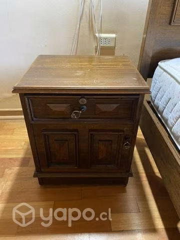 Cama 1.5 plazas + velador y cosas de cama