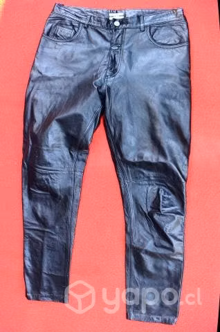 Pantalon cuero negro marca closed