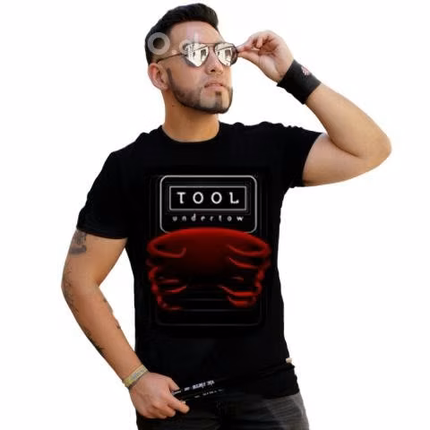 Polera Tool Undertow // Lucy Rock