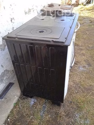 Estufa magallanica con horno grande