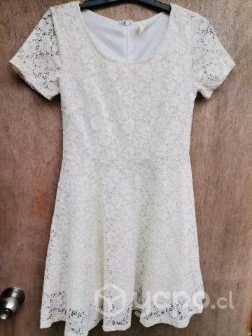 Vestido corto con mangas