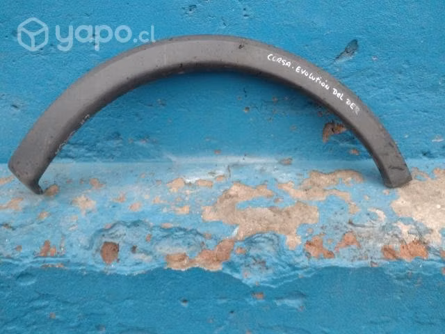 Moldura del der Chevrolet Corsa evolutión 2002-07