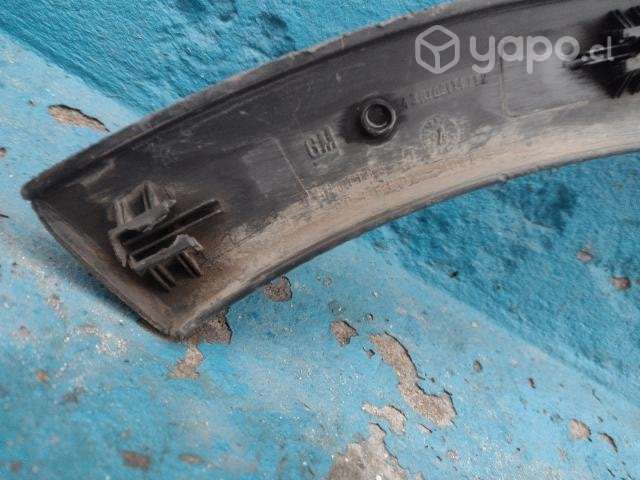 Moldura del der Chevrolet Corsa evolutión 2002-07 - Imagen 9