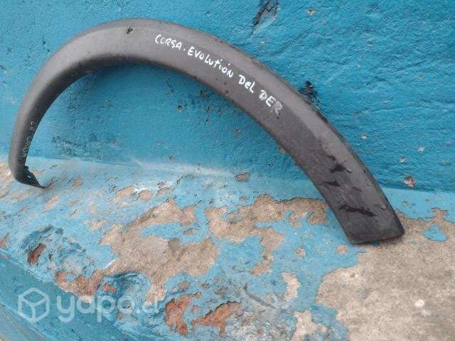 Moldura del der Chevrolet Corsa evolutión 2002-07 - Imagen 3