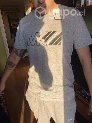 Polera Mk nueva