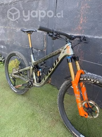 Pivot Firebird 2022 Talla L