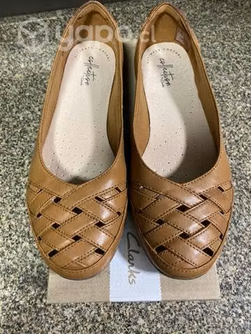 Zapato casual ballerina marca Clarks color café
