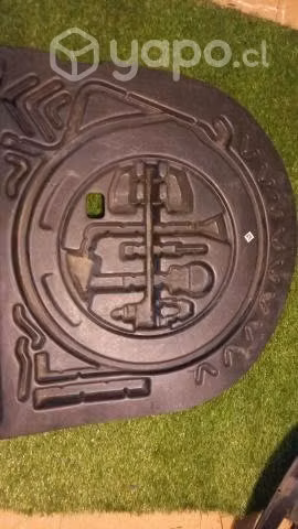 Tapa rueda de repuesto de un toyota yaris