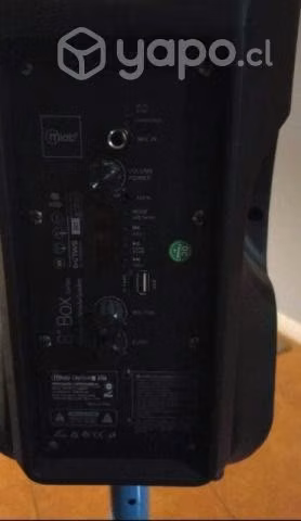 Parlante Bluetooth con trípode y microfono - Imagen 2