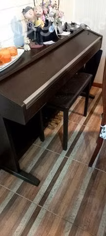 Excelente piano digital casio Celviano