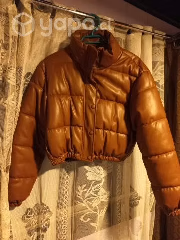 Chaqueta englobada cuero