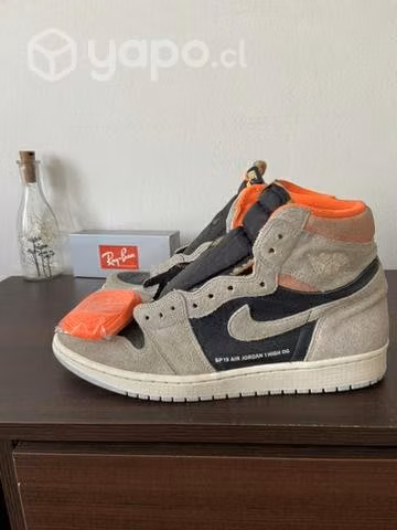 Jordan 1 neutral grey hyper crimson