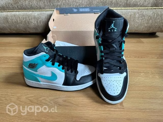 Jordan 1 mid