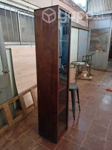 Mueble vinilos con puerta /tintado