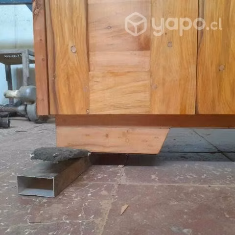 Mueble tipo buffet en roble