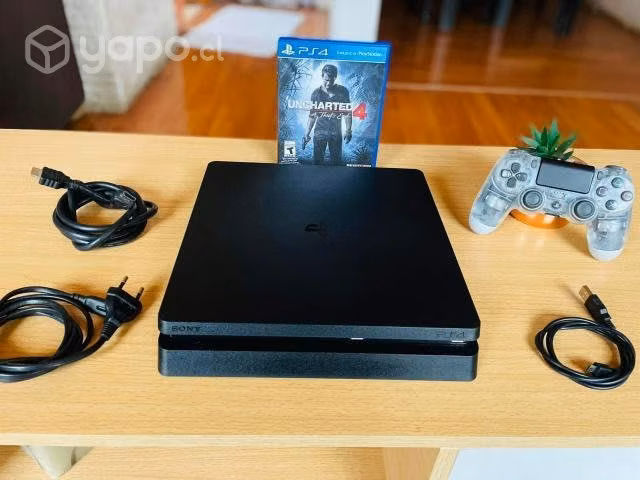 Play Station 4 Slim