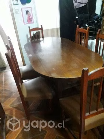 Comedor de madera con seis sillas impecables retir