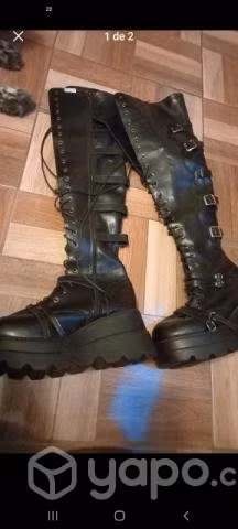 Botas hasta la rodilla tipo Demonia Ecocuero