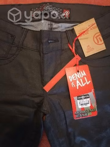 Pantalón tipo cuero