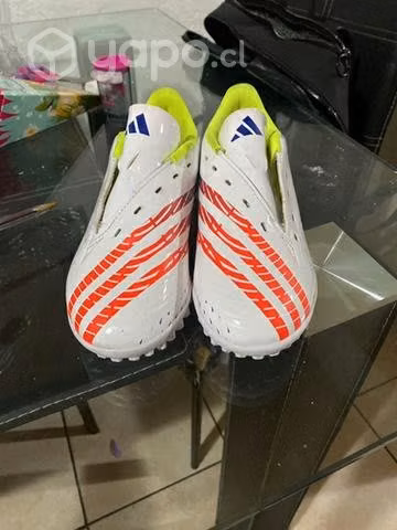 Zapatilla adidas predator