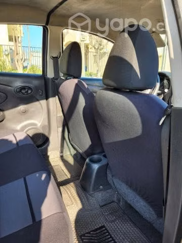 Taxi Básico Nissan Versa año 2012 - Imagen 6