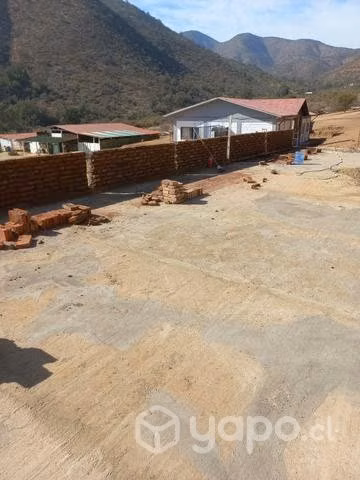 Muralla con tubos listo para poner malla
