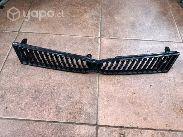 Rejilla Toyota Yaris Ecco Año 1999-2002 Original