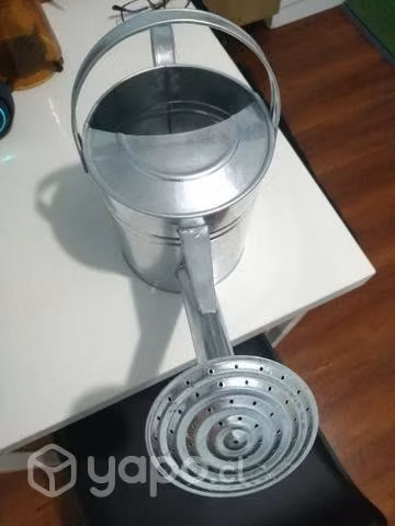 Regadera metalica sin uso