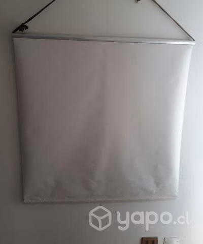 Cortina enrollable de 1 mt x 1 mt poco uso