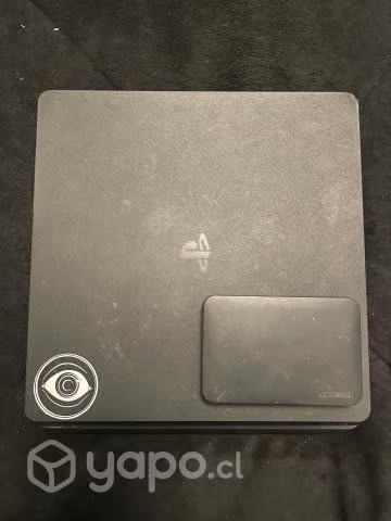Playstation 4 - 2 manillas - 3 juegos