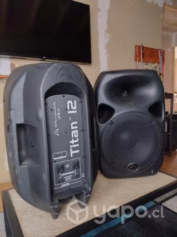 Parlantes Titan 12