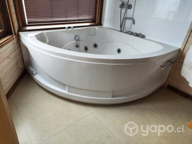 Jacuzzi para esquina en perfecto estado